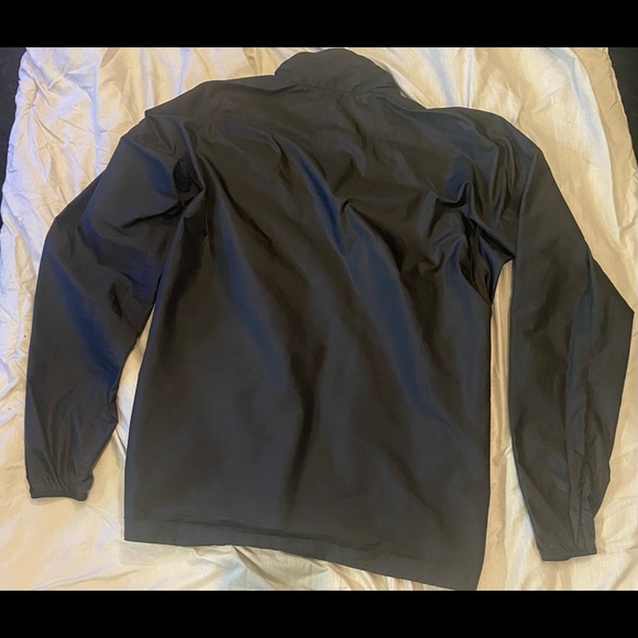 Adidas running windbreaker - Picture 3 of 4